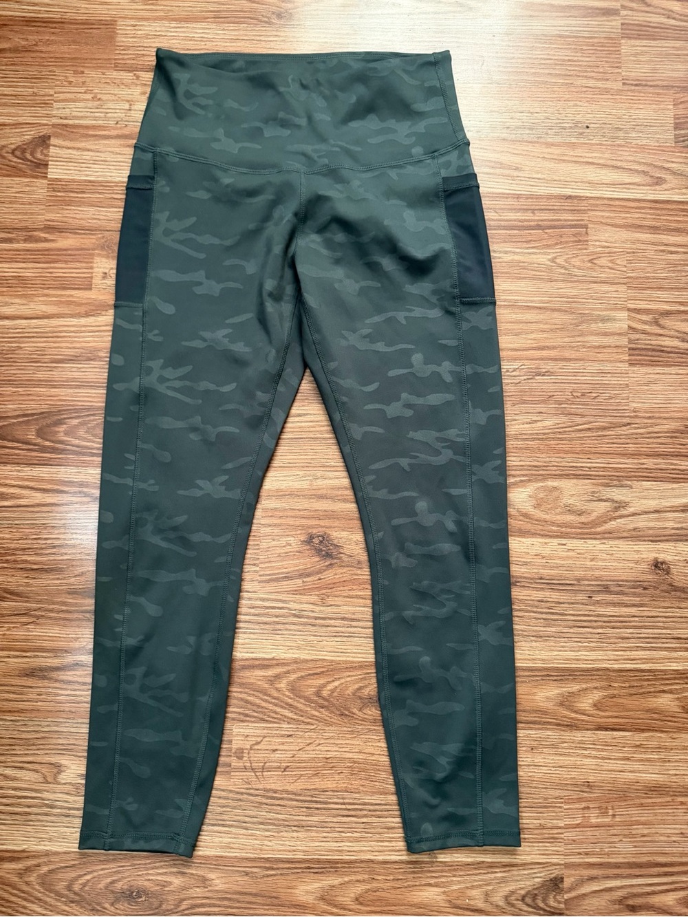 High-Rise Camo Performance Leggings - Olive Green